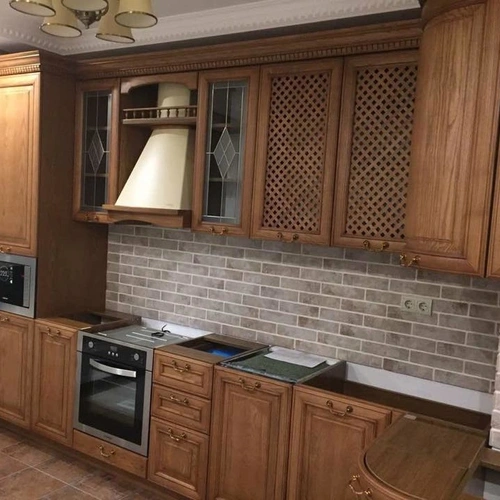 Класика з масиву ясена з вітражами