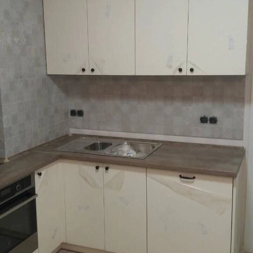 Функціональна кухня нейтральних відтінків для Михайла
