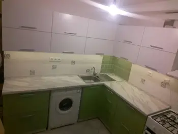 Кухня з фарбованими фасадами для Галини